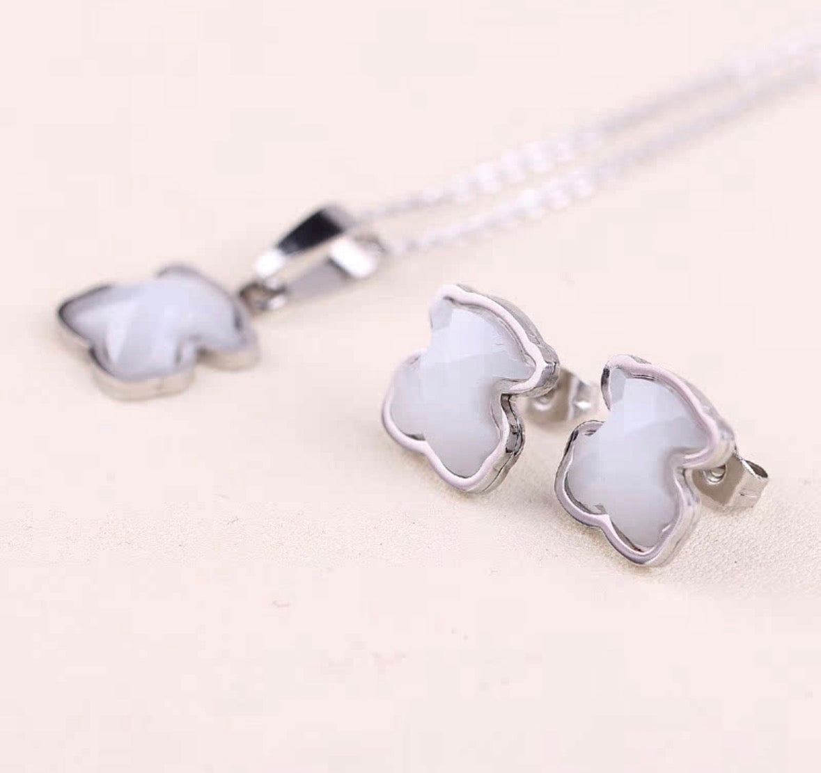Classic Teddy Pearl Jewelry Set