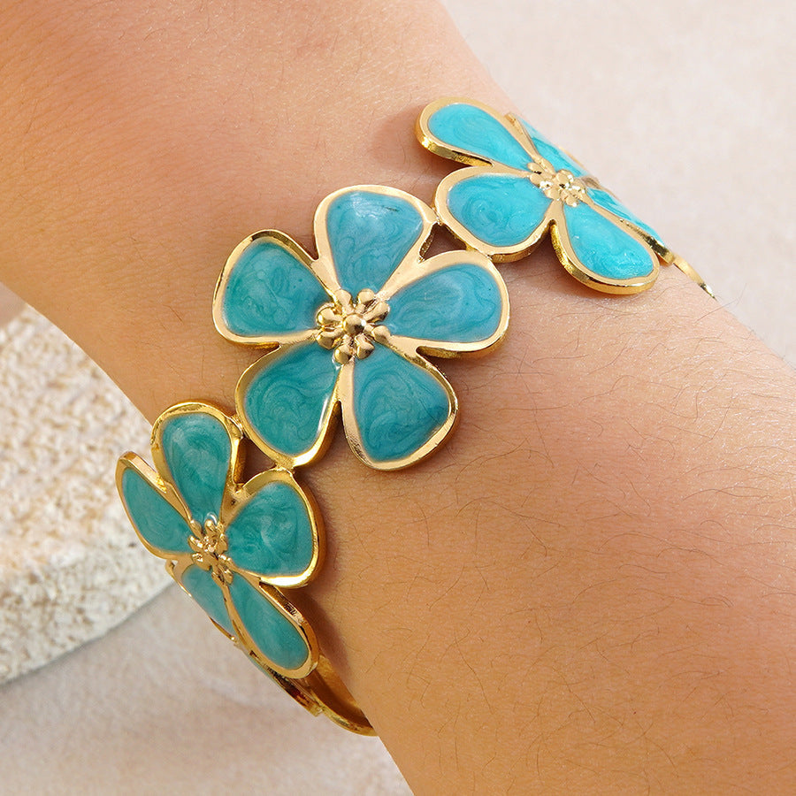 Bloom Charm Floral Cuff Bracelet – Gold