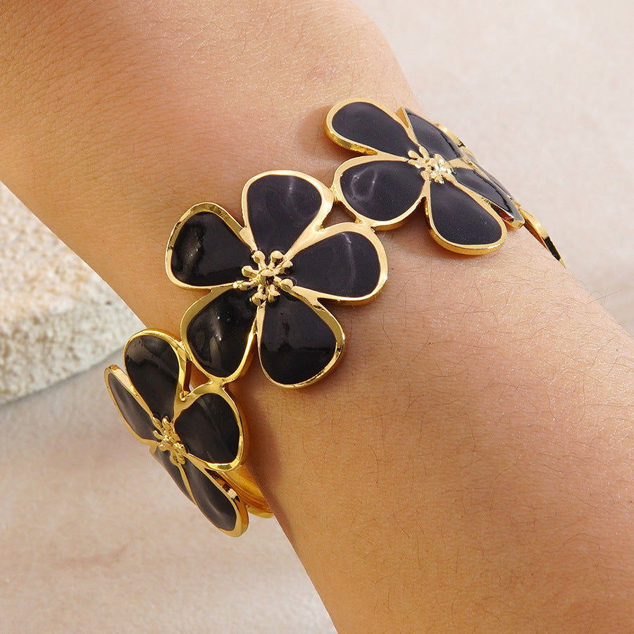 Bloom Charm Floral Cuff Bracelet – Gold