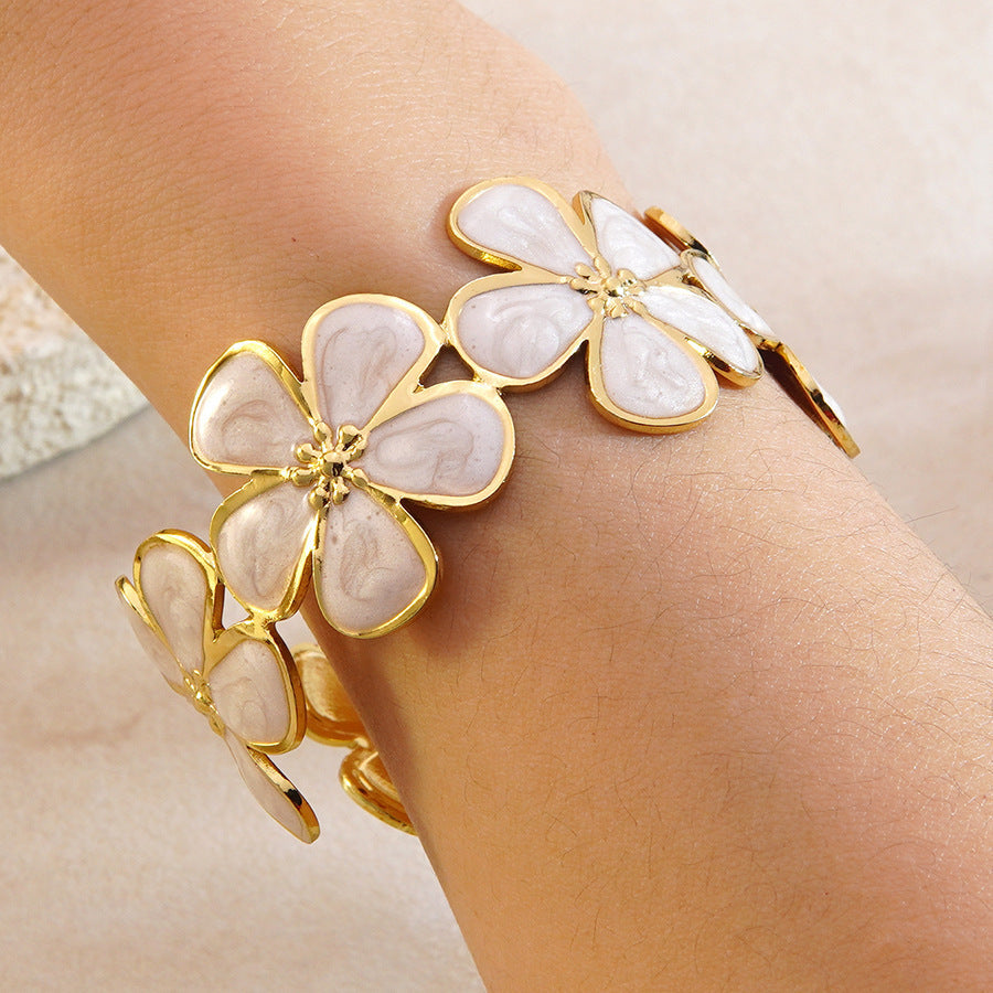 Bloom Charm Floral Cuff Bracelet – Gold