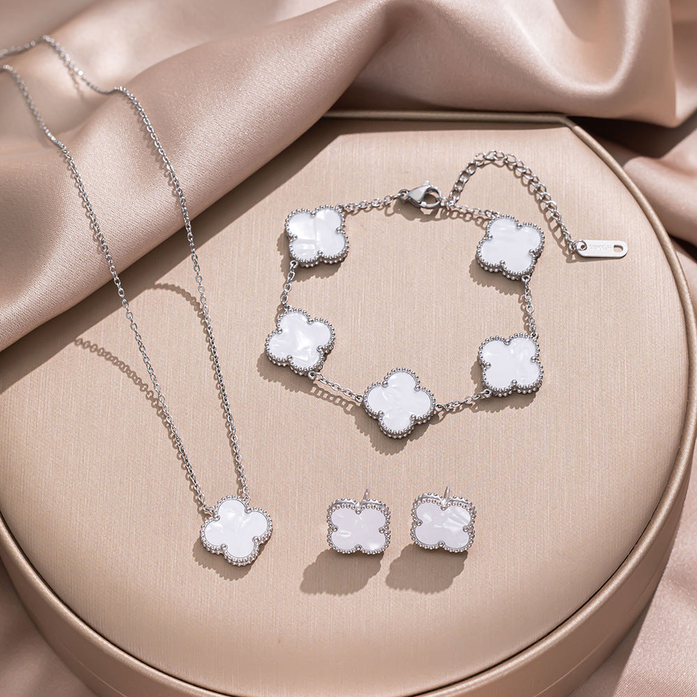 Bella Clover Set