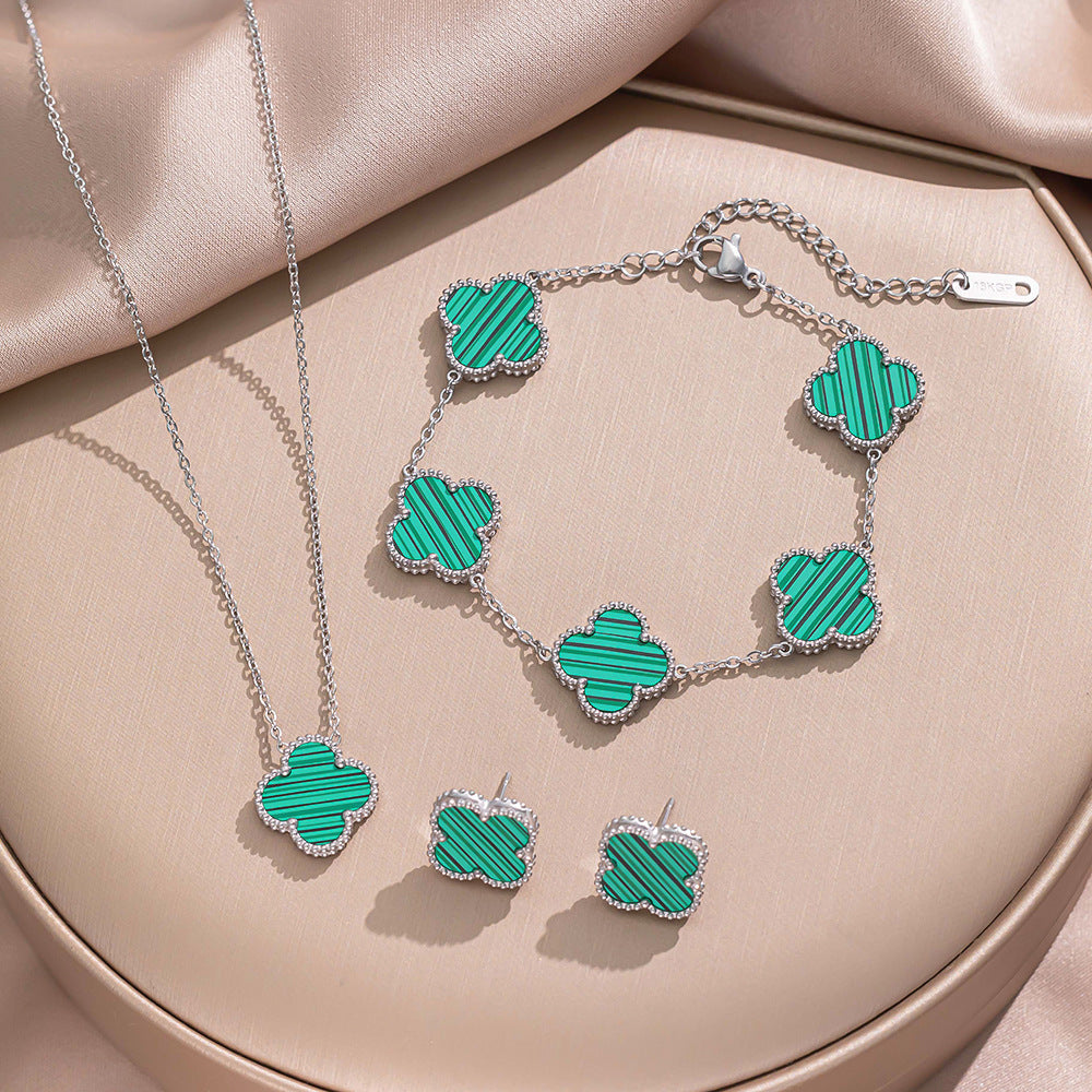 Bella Clover Set